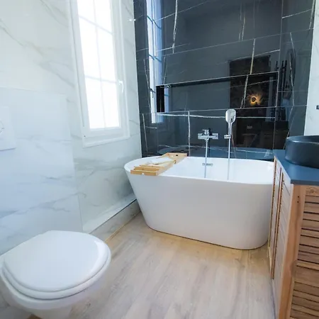 Apartment Luxurious 4beds/4baths Next To Palais